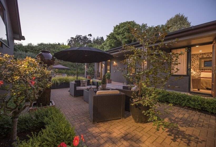 Fotos del hotel The Flying Trout Boutique Lodge:  9