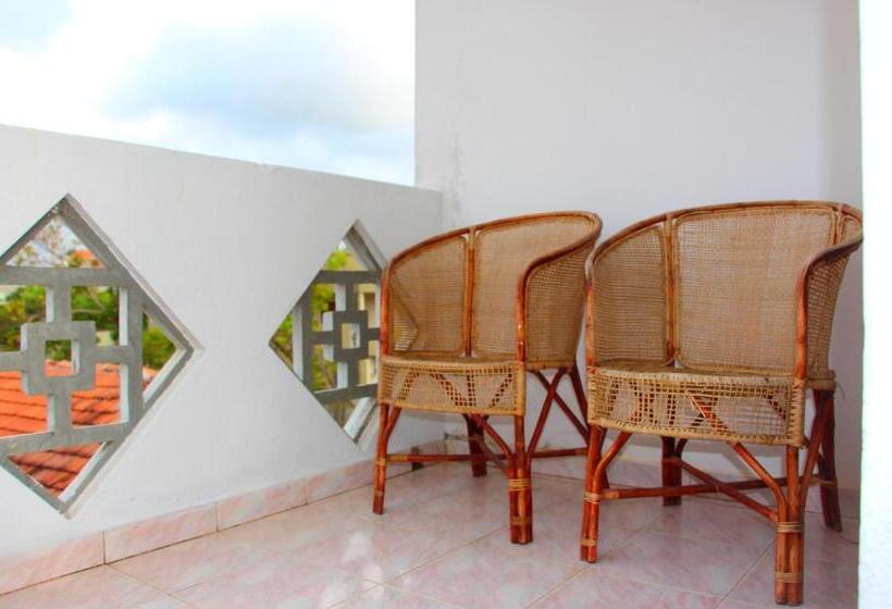 Fotos del hotel Holiday Guest Inn:  2