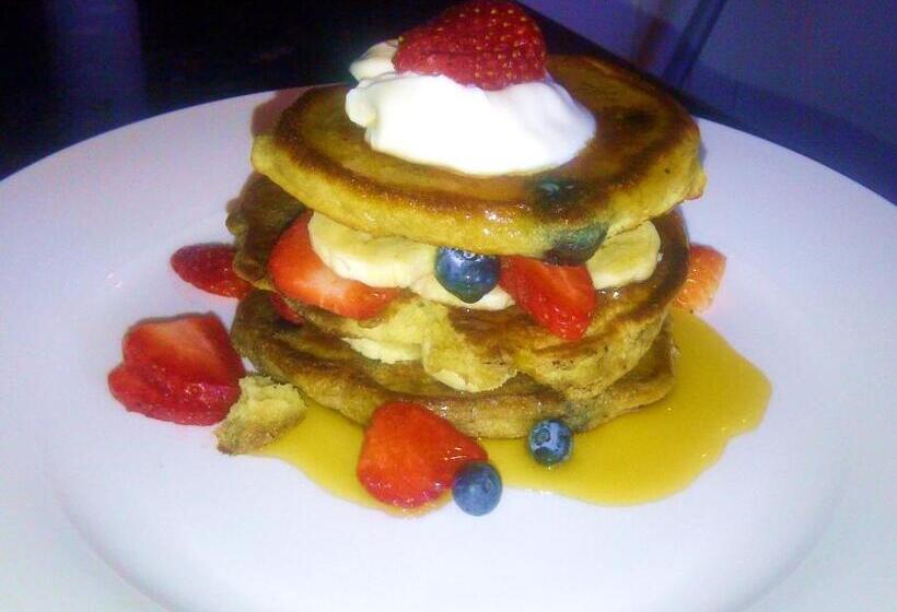 Fotos del hotel Laurel Cottage:  2