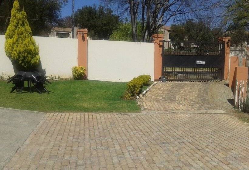 Fotos del hotel Royal Olympia Lodges And Safaris:  15