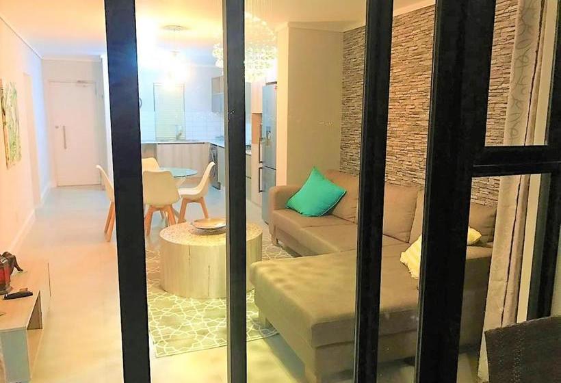 Fotos del hotel Waters Edge Luxury Apartments:  10