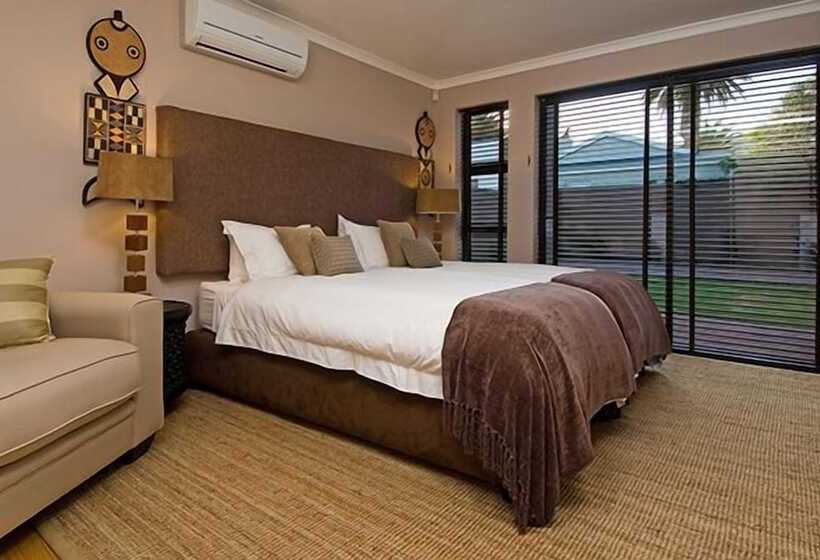 Fotos del hotel Whale Away Guest House:  17