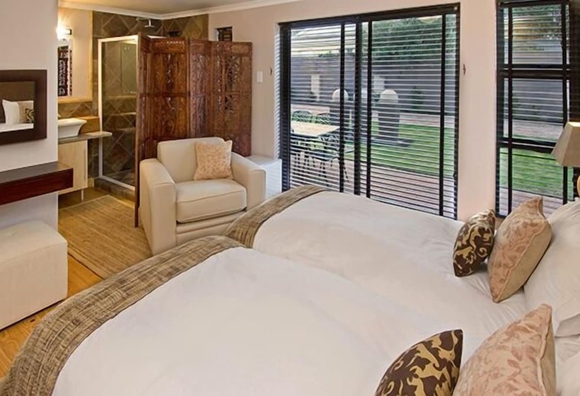 Fotos del hotel Whale Away Guest House:  16