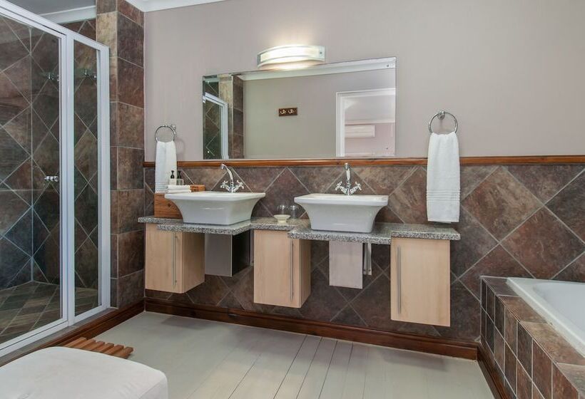 Fotos del hotel Whale Away Guest House:  9