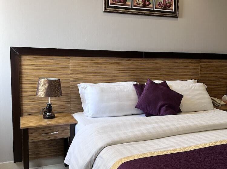 Fotos del hotel Orchid Suites 4:  6