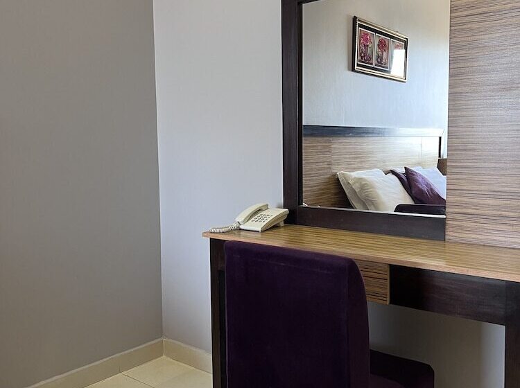 Fotos del hotel Orchid Suites 4:  23