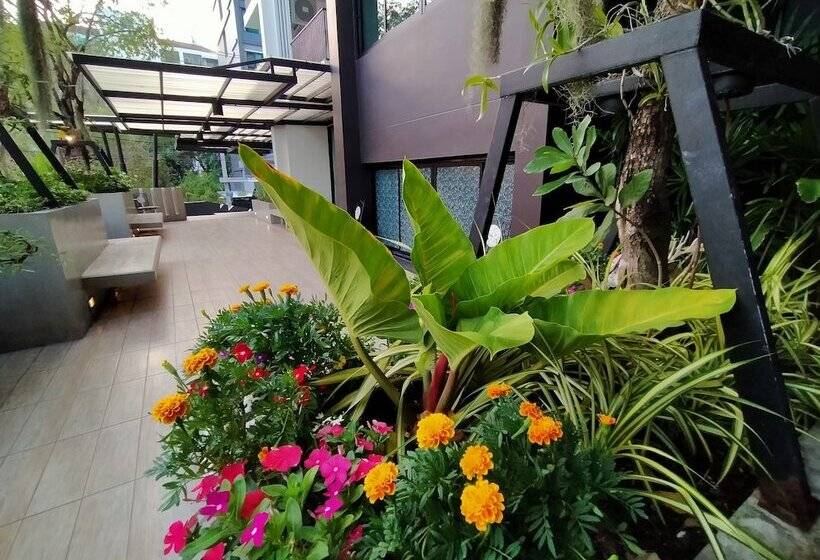 Siri Ratchada Bangkok