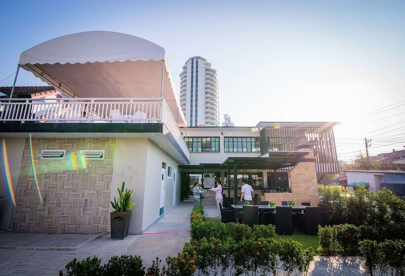 Fotos del hotel Surf And Sand Resort:  7