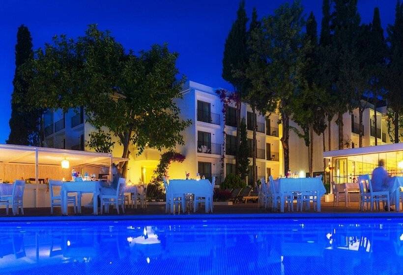 Fotos del hotel Liv Hotel By Bellazure:  6