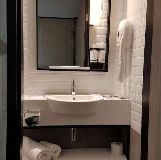 Fotos del hotel Aerotel London Heathrow T2 & T3:  12