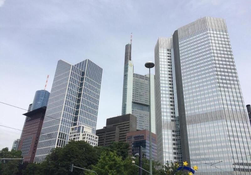 Residence Inn By Marriott Frankfurt City Center