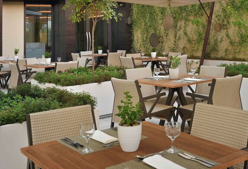 Fotos del hotel Mövenpick  Tahlia Jeddah:  5