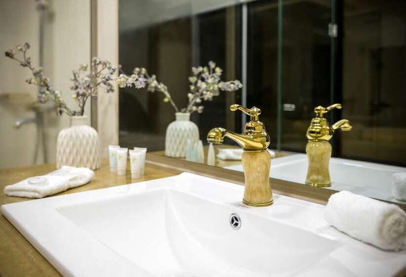 Fotos del hotel Pirimze Plaza:  2