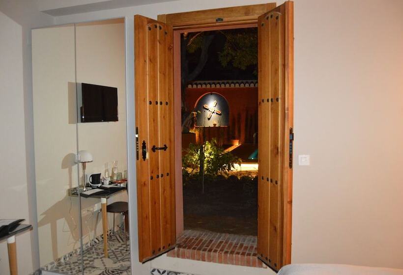 Fotos del hotel Alojamiento Con Encanto La Luna En El Alba:  25