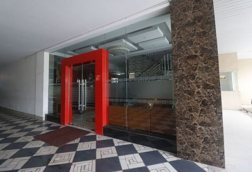 Fotos del hotel Reddoorz Plus Near Universitas Negeri Makassar:  2