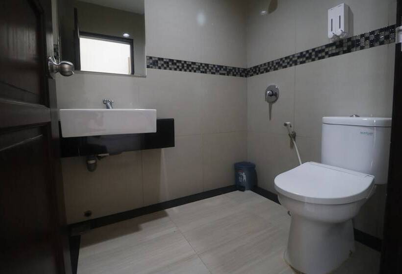 Fotos del hotel Reddoorz Plus Near Universitas Negeri Makassar:  13