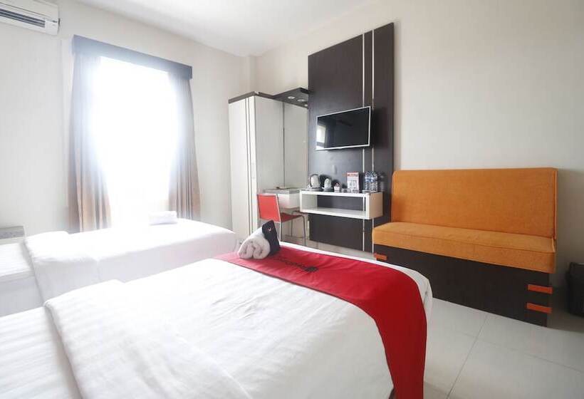 Fotos del hotel Reddoorz Plus Near Universitas Negeri Makassar:  14