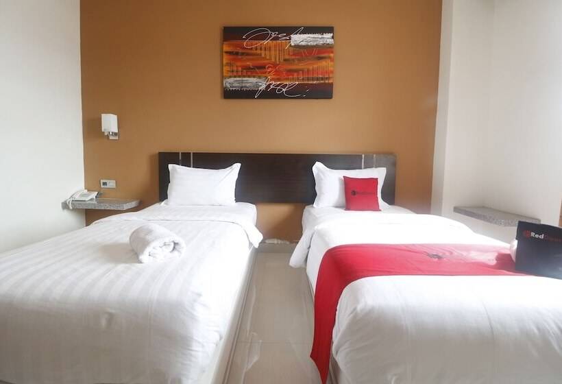 Fotos del hotel Reddoorz Plus Near Universitas Negeri Makassar:  18