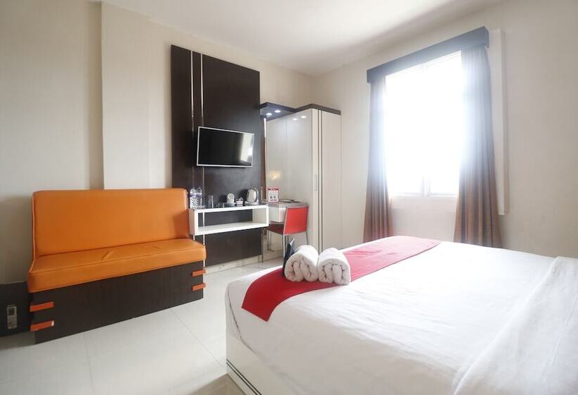 Fotos del hotel Reddoorz Plus Near Universitas Negeri Makassar:  17