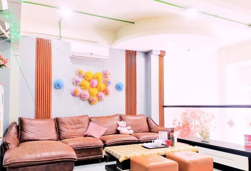 Fotos del hotel Reddoorz Plus Near Hoang Van Thu Park 2:  2