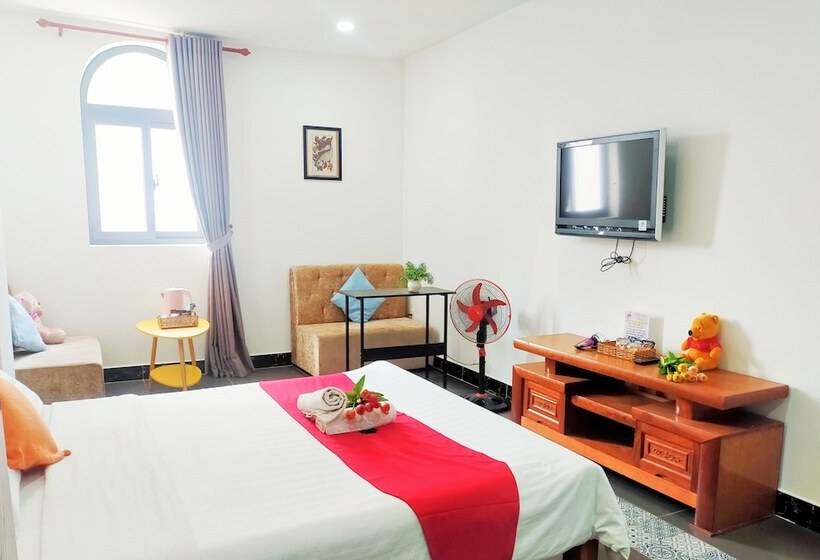 Fotos del hotel Reddoorz Plus Near Hoang Van Thu Park 2:  11