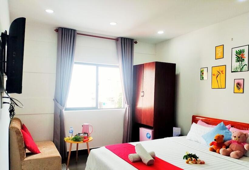 Fotos del hotel Reddoorz Plus Near Hoang Van Thu Park 2:  12