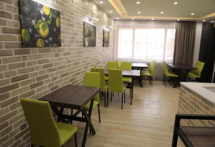 Fotos del hotel 4room:  8