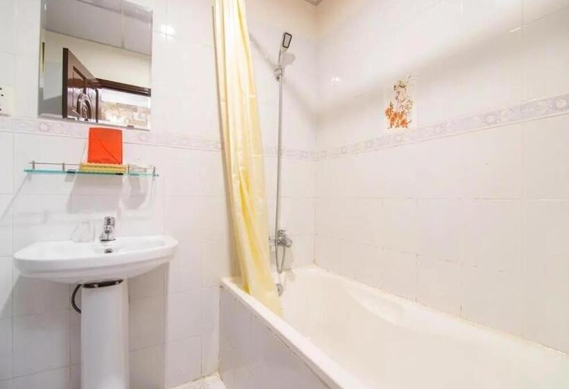 Fotos del hotel Reddoorz Plus Near Nowzone Plaza:  10