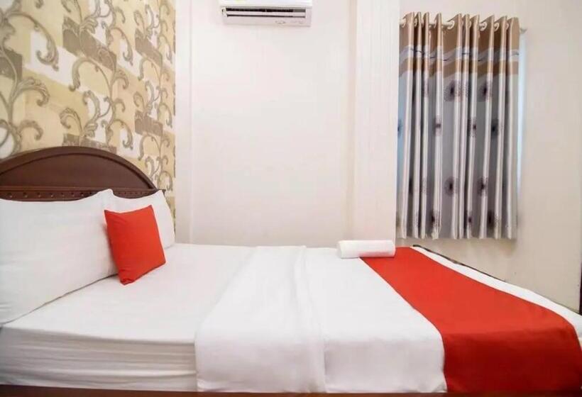 Fotos del hotel Reddoorz Plus Near Nowzone Plaza:  8