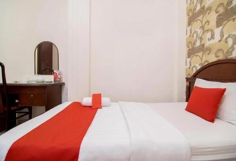 Fotos del hotel Reddoorz Plus Near Nowzone Plaza:  7