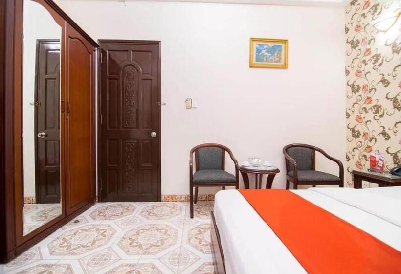 Fotos del hotel Reddoorz Plus Near Nowzone Plaza:  5