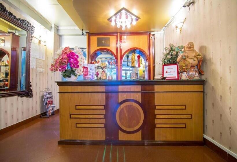 Fotos del hotel Reddoorz Plus Near Nowzone Plaza:  3