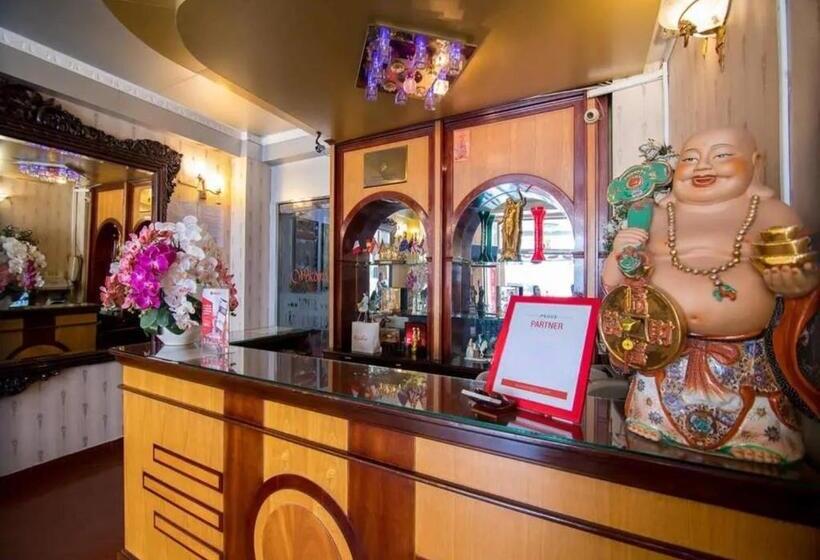 Fotos del hotel Reddoorz Plus Near Nowzone Plaza:  24