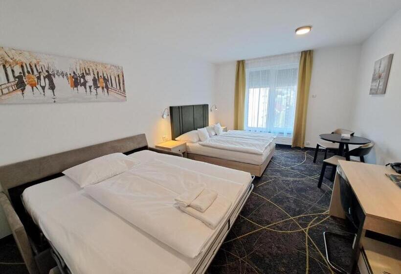 Fotos del hotel Valcha:  2