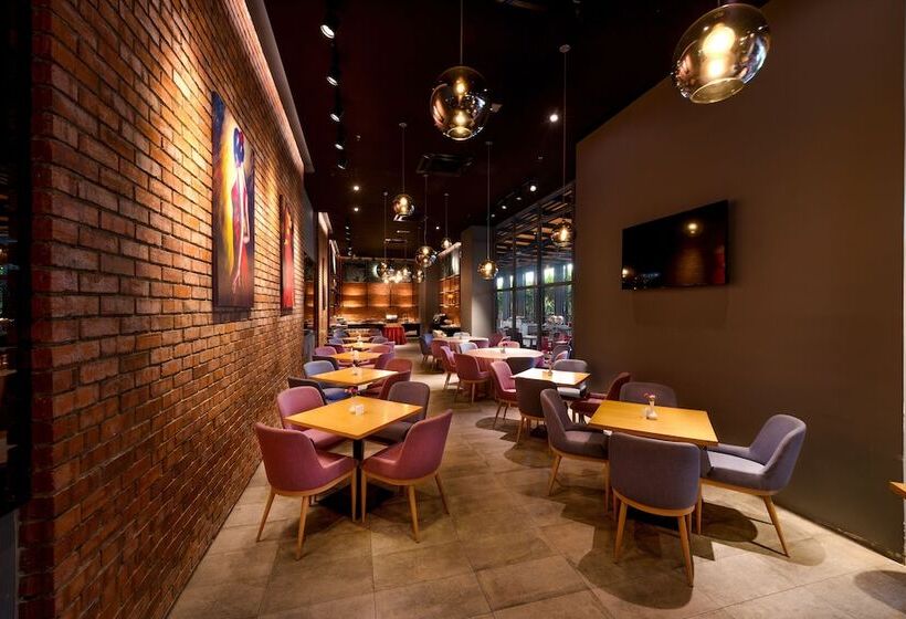 Fotos del hotel The Straits  & Suites:  11