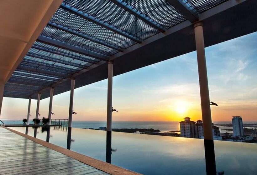 Fotos del hotel The Straits  & Suites:  6