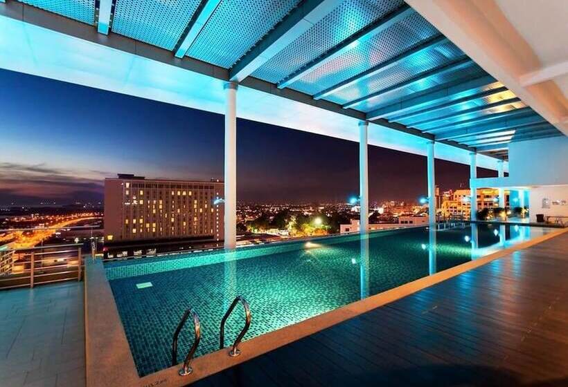 Fotos del hotel The Straits  & Suites:  2