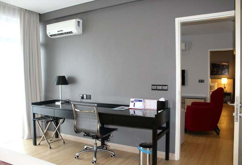 Fotos del hotel The Straits  & Suites:  16