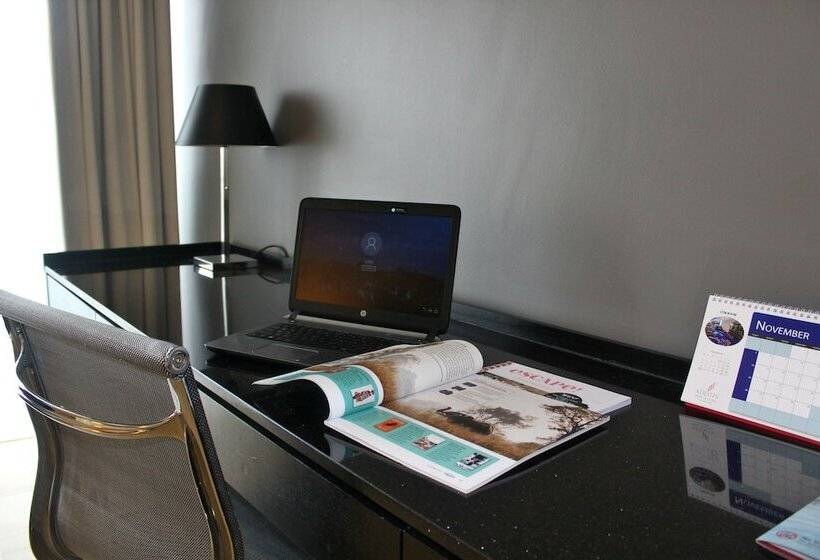 Fotos del hotel The Straits  & Suites:  18