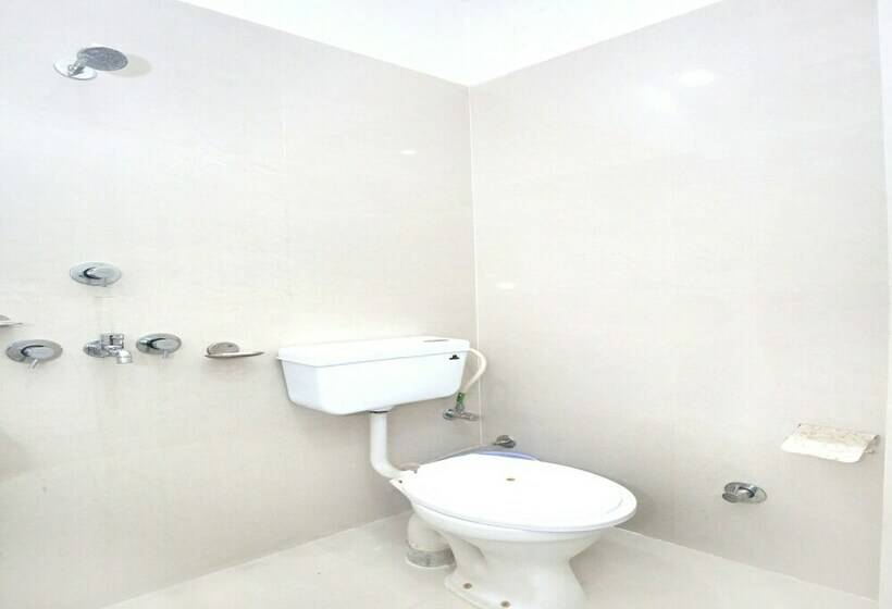 Fotos del hotel Oyo 11421 Regal Residency:  15