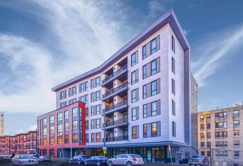 Global Luxury Suites Longwood Medical