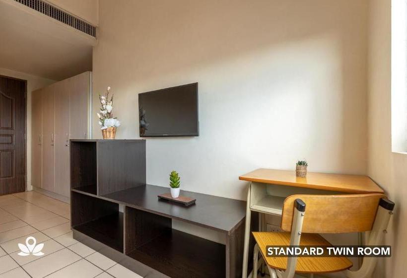 Fotos del hotel Golden Panda Dormtel By Zen Rooms:  16