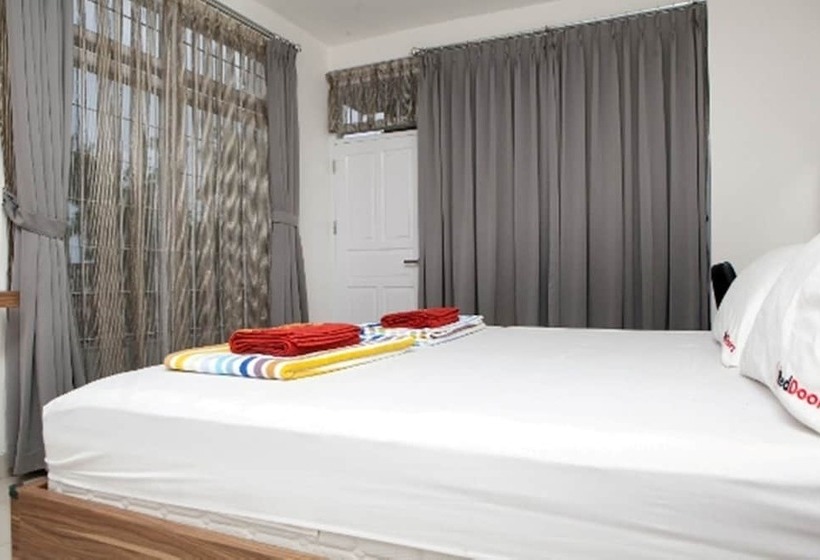 Fotos del hotel Reddoorz Plus Near Sukajadi 2:  6