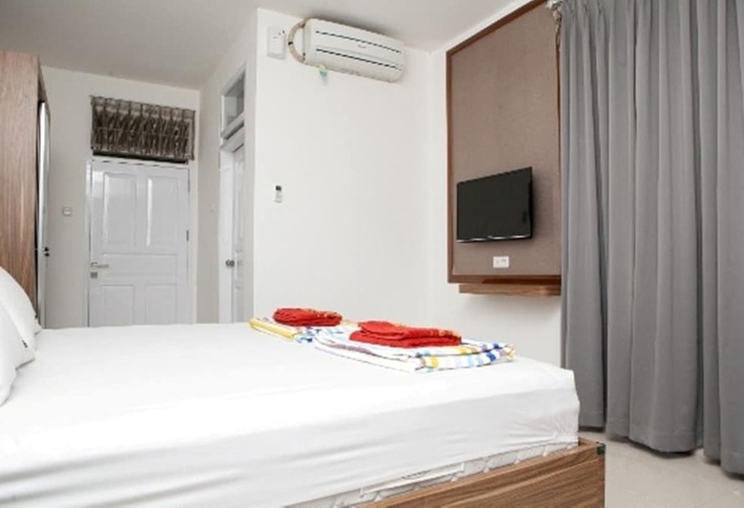 Fotos del hotel Reddoorz Plus Near Sukajadi 2:  20