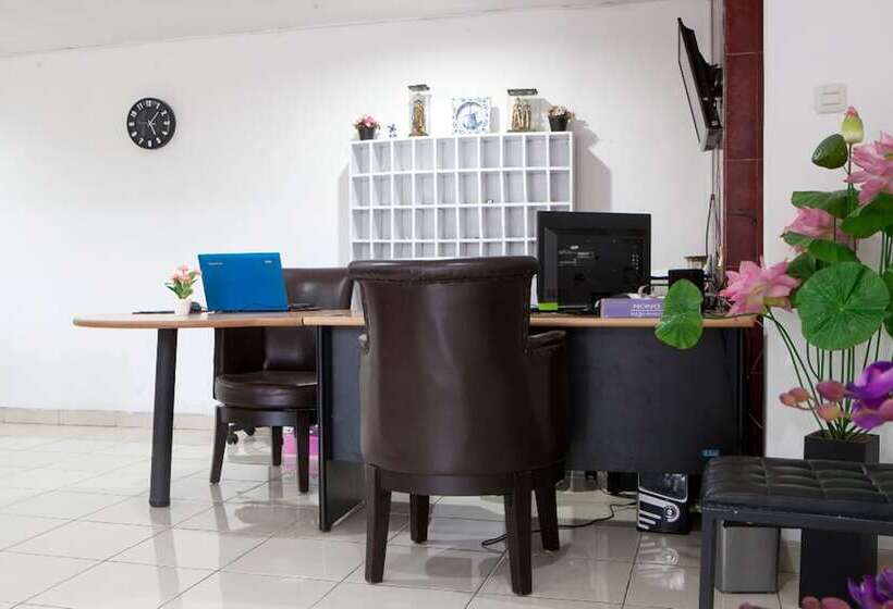 Fotos del hotel Reddoorz Plus Near Sukajadi 2:  4