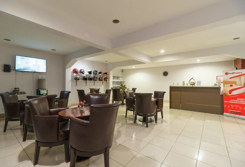 Fotos del hotel Reddoorz Plus Near Sukajadi 2:  19