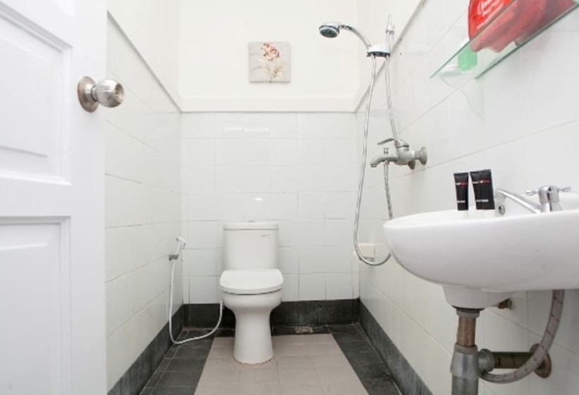 Fotos del hotel Reddoorz Plus Near Sukajadi 2:  3