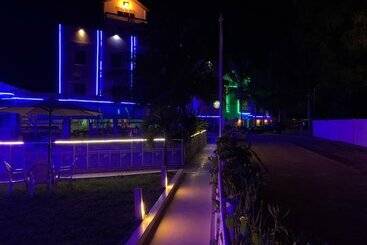 Woodpecker Resort - Banjul