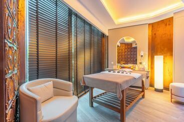 Qlusive - Adults Only+12