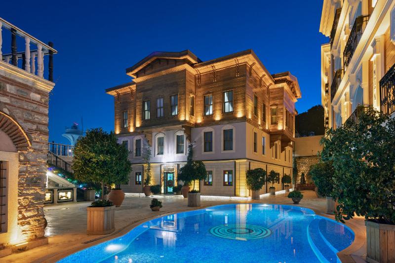 Seven Hills Palace & Spa